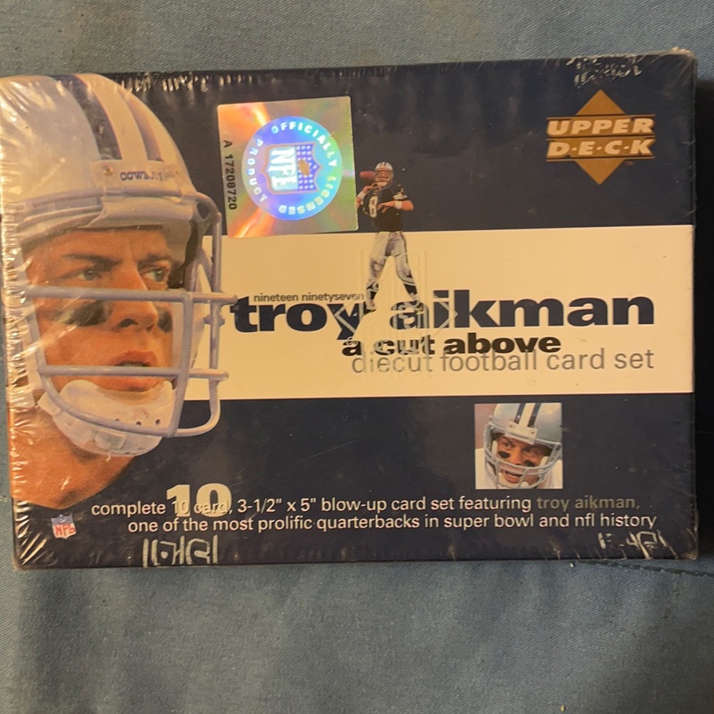 Troy Aikman “A Cut Above” diecut card set